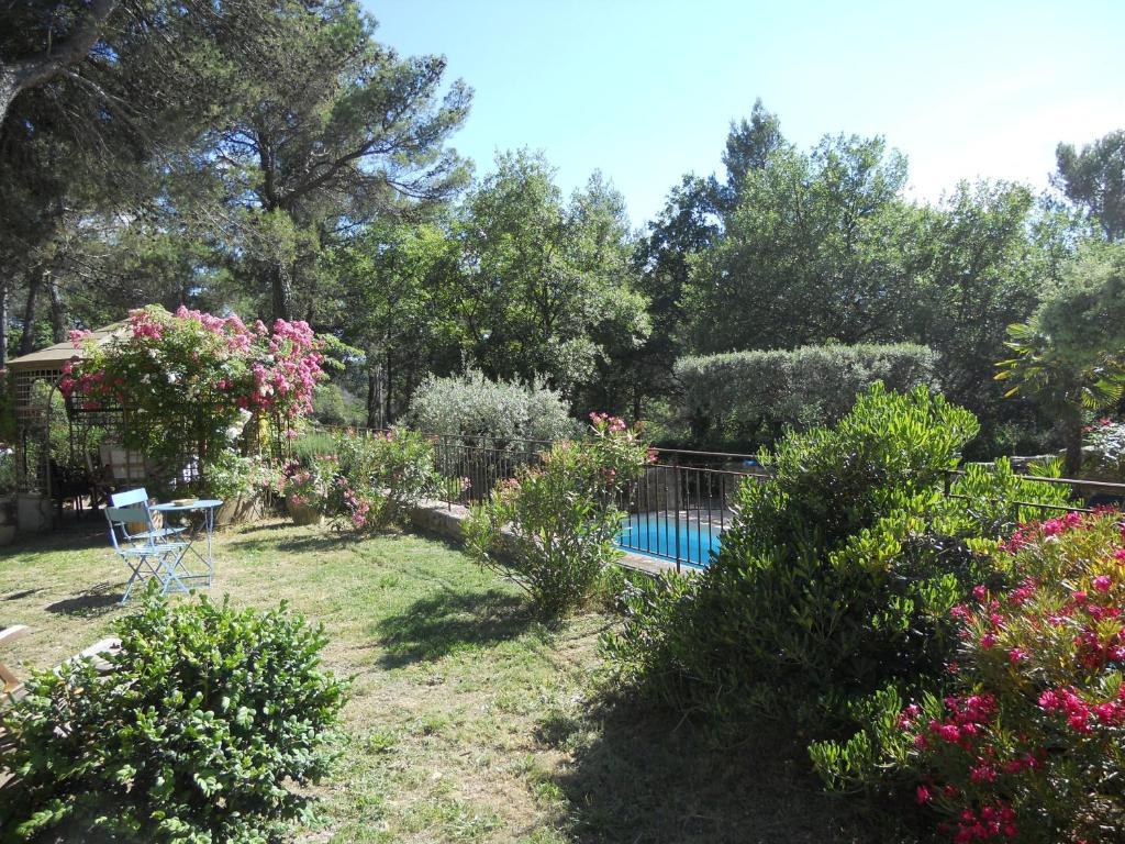 Le Mas De La Pinede Faucon  Exterior foto